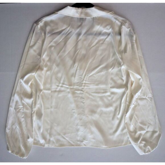 Banana Republic 762890 Women Sz M Snow Day/Ivory Satin Covered-Button Blouse - Picture 8 of 9